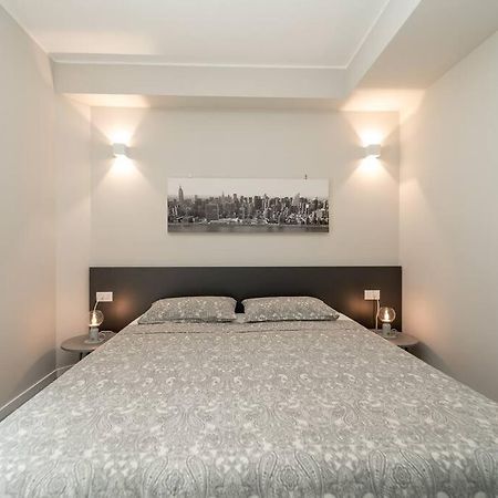Apt 2 Min From The Cathedral With Private Parking 코모 외부 사진