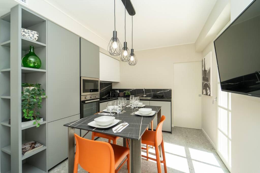 Apt 2 Min From The Cathedral With Private Parking 코모 외부 사진