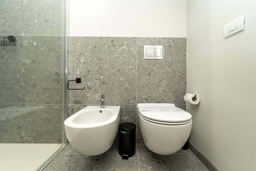Apt 2 Min From The Cathedral With Private Parking 코모 외부 사진