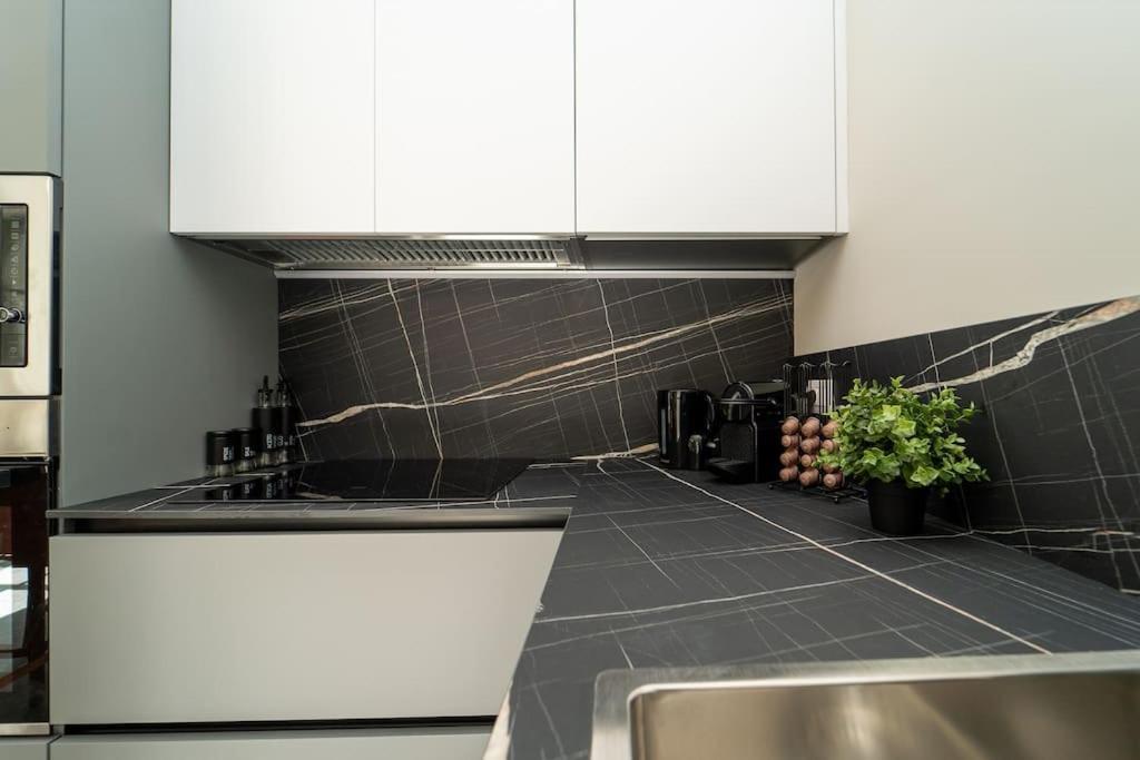 Apt 2 Min From The Cathedral With Private Parking 코모 외부 사진