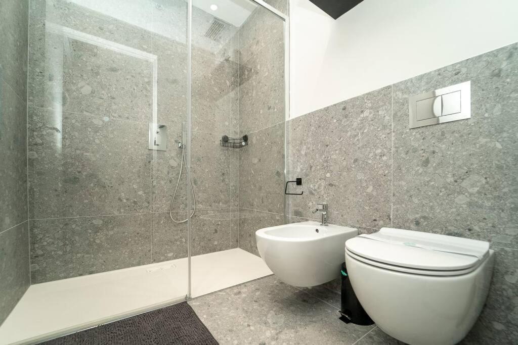 Apt 2 Min From The Cathedral With Private Parking 코모 외부 사진