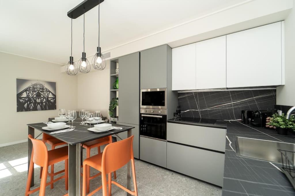 Apt 2 Min From The Cathedral With Private Parking 코모 외부 사진