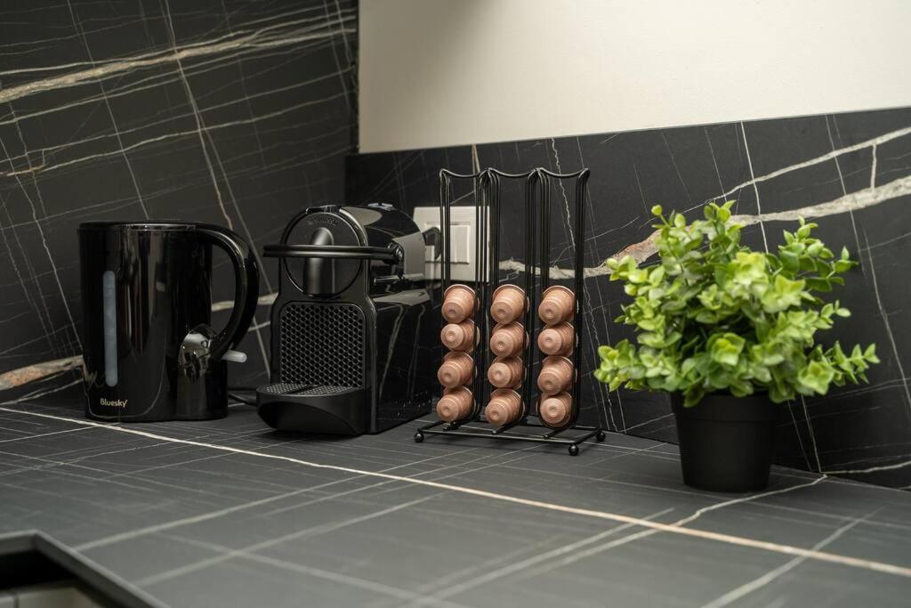 Apt 2 Min From The Cathedral With Private Parking 코모 외부 사진