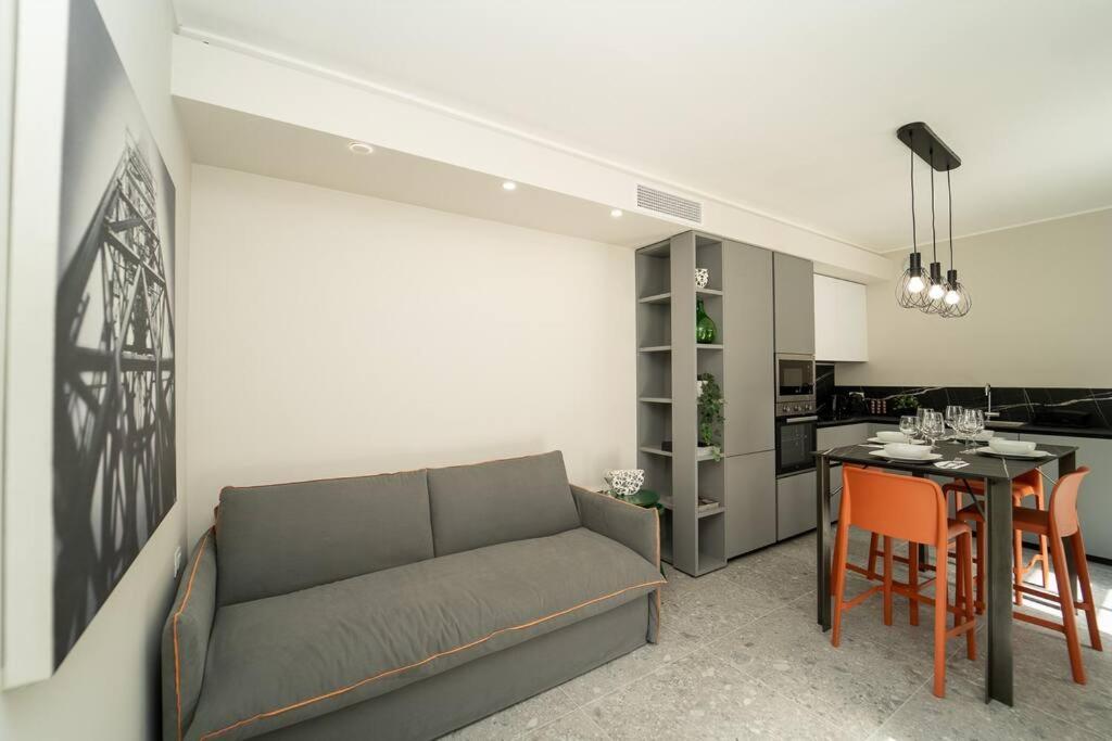 Apt 2 Min From The Cathedral With Private Parking 코모 외부 사진