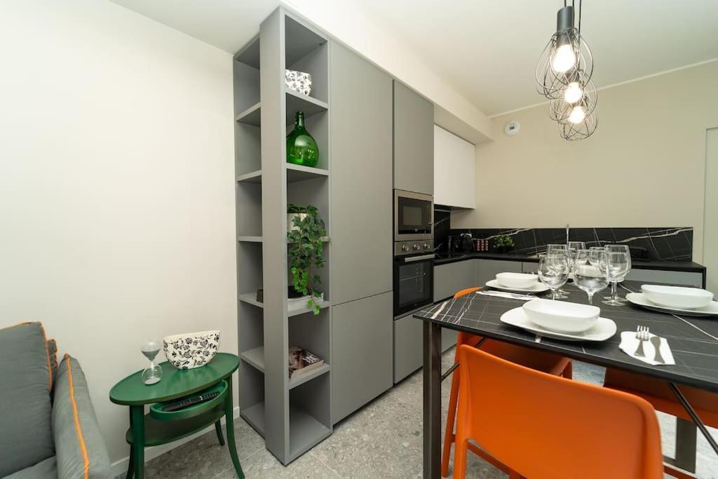 Apt 2 Min From The Cathedral With Private Parking 코모 외부 사진